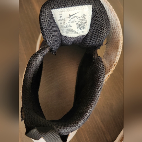 Nike Team Hustle Hightop Sneakers - Picture 5 of 6